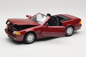 Mercedes 500 SL R129 Dunkelrot Revell 1:18 8801 Druckguss — Bild 2 von 8