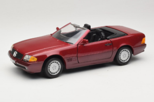 Mercedes 500 SL R129 Dunkelrot Revell 1:18 8801 Druckguss