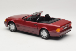 Mercedes 500 SL R129 Dunkelrot Revell 1:18 8801 Druckguss — Bild 7 von 8