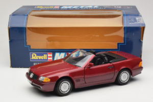 Mercedes 500 SL R129 Dunkelrot Revell 1:18 8801 Druckguss — Bild 8 von 8