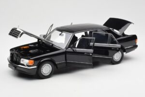 Mercedes 560 SEL W126 Schwarz Händler Edition Norev 1:18 B66040599 Druckguss — Bild 2 von 8