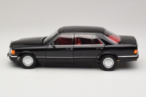 Mercedes 560 SEL W126 Schwarz Mit Rotem Innenraum Norev 1:18 183788 Druckguss — Bild 3 von 8