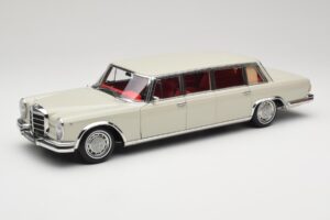 Mercedes 600 Pullman W100 Hellgrau NZG 1:18 B66040708 Druckguss