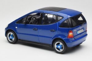 Mercedes A-Class W168 Dunkelblau Maisto 1:18 B66005219 Druckguss — Bild 7 von 8