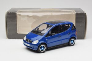 Mercedes A-Class W168 Dunkelblau Maisto 1:18 B66005219 Druckguss — Bild 8 von 8