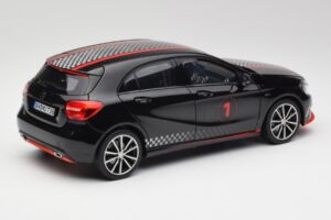 Mercedes A-Class W176 AMG Schwarz Norev 1:18 183596 Druckguss — Bild 3 von 8