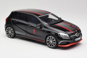 Mercedes A-Class W176 AMG Schwarz Norev 1:18 183596 Druckguss — Bild 6 von 8