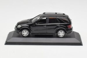 Mercedes AMG ML 63 W164 Schwarz Minichamps 1:43 400037670 Druckguss