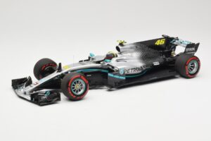Mercedes AMG Petronas W08 V. Rossi Ride Swap Valencia December 2019 Minichamps 1:18 110191746 Druckguss