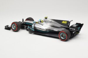 Mercedes AMG Petronas W08 V. Rossi Ride Swap Valencia December 2019 Minichamps 1:18 110191746 Druckguss — Bild 5 von 6