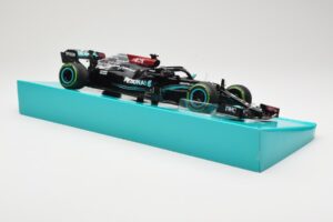 Mercedes AMG Petronas W12 E Performance #44 L. Hamilton Russian GP 2021 Minichamps 1:18 113211544 Druckguss — Bild 4 von 6