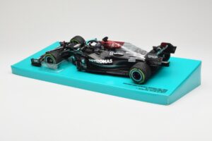 Mercedes AMG Petronas W12 E Performance #44 L. Hamilton Russian GP 2021 Minichamps 1:18 113211544 Druckguss — Bild 5 von 6