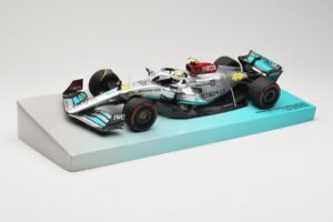 Mercedes AMG Petronas W13 E Performance #44 L. Hamilton 2022 Minichamps 1:18 113220044 Druckguss — Bild 2 von 6