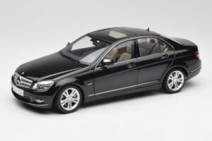 Mercedes C-Class W204 Avantgarde Obsidian Schwarz AUTOart 1:18 76264-R1 Druckguss