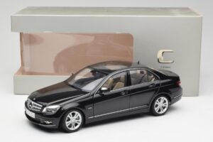 Mercedes C-Class W204 Avantgarde Obsidian Schwarz AUTOart 1:18 76264-R1 Druckguss — Bild 8 von 8