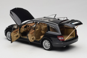 Mercedes C-Class W204 Kombi Obsidian Black AUTOart 1:18 B66962349 Druckguss — Bild 5 von 8
