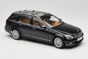 Mercedes C-Class W204 Kombi Obsidian Black AUTOart 1:18 B66962349 Druckguss — Bild 6 von 8