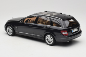 Mercedes C-Class W204 Kombi Obsidian Black AUTOart 1:18 B66962349 Druckguss — Bild 7 von 8