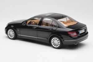 Mercedes C-Class W204 Obsidian Schwarz AUTOart 1:18 B66962365 Druckguss — Bild 7 von 8