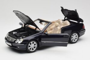 Mercedes CLK 500 W209 Cabriolet Dunkelblau Metallic Kyosho 1:18 B66962174 Druckguss — Bild 2 von 9