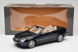 Mercedes CLK 500 W209 Cabriolet Dunkelblau Metallic Kyosho 1:18 B66962174 Druckguss — Bild 9 von 9