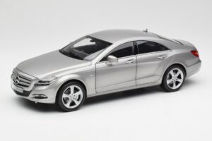 Mercedes CLS C218 Designo Alubeam Titanium Norev 1:18 B66961298 Druckguss