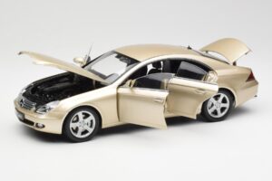 Mercedes CLS C219 Hell Beige Gold Kyosho 1:18 08401LBE Druckguss — Bild 2 von 8
