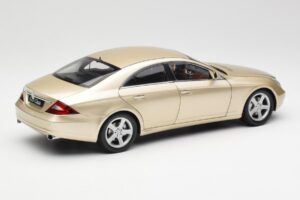 Mercedes CLS C219 Hell Beige Gold Kyosho 1:18 08401LBE Druckguss — Bild 3 von 8