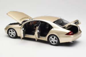 Mercedes CLS C219 Hell Beige Gold Kyosho 1:18 08401LBE Druckguss — Bild 5 von 8