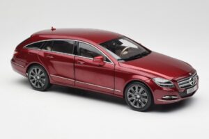 Mercedes CLS Shooting Brake X218 Thulite Rot Norev 1:18 B66960116 Druckguss — Bild 6 von 8
