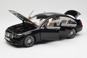 Mercedes E-Class W213 Obsidian Schwarz iScale 1:18 B66960380 Druckguss — Bild 2 von 8