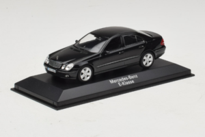 Mercedes E-Class W211 Schwarz Minichamps 1:43 B66961950 Druckguss — Bild 2 von 4
