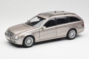 Mercedes E320 CDI W210 T-Modell Cubanite Silber Kyosho 1:18 B66962188 Druckguss