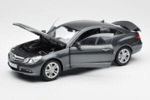 Mercedes E500 C207 Coupe Tenoric Grau Norev 1:18 183540 Druckguss — Bild 2 von 8
