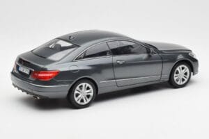 Mercedes E500 C207 Coupe Tenoric Grau Norev 1:18 183540 Druckguss — Bild 3 von 8