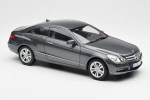 Mercedes E500 C207 Coupe Tenoric Grau Norev 1:18 183540 Druckguss — Bild 6 von 8