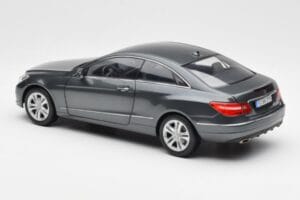 Mercedes E500 C207 Coupe Tenoric Grau Norev 1:18 183540 Druckguss — Bild 7 von 8