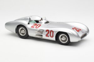 Mercedes W196 Streamliner #20 K. Kling French GP 1954 CMC 1:18 M-128B Druckguss — Bild 4 von 6
