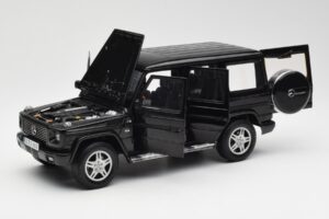Mercedes G 500 W463 Schwarz Dealer Edition AUTOart 1:18 B66962143 Druckguss — Bild 2 von 8