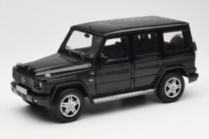 Mercedes G 500 W463 Schwarz Dealer Edition AUTOart 1:18 B66962143 Druckguss