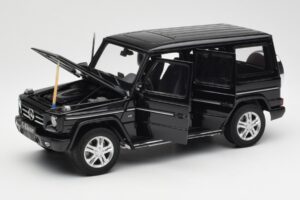 Mercedes G500 W463 Schwarz AUTOart 1:18 76216 Druckguss — Bild 2 von 8
