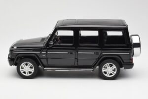 Mercedes G500 W463 Schwarz AUTOart 1:18 76216 Druckguss — Bild 4 von 8