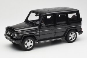 Mercedes G500 W463 Schwarz AUTOart 1:18 76216 Druckguss