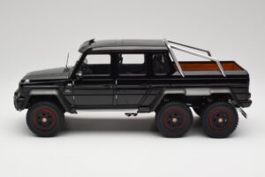 Mercedes AMG G63 W463 6x6 Gloss Schwarz AUTOart 1:18 76306 Komposit — Bild 4 von 8