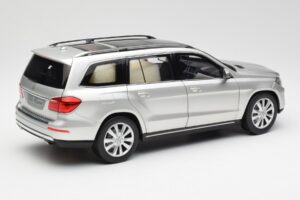 Mercedes GL-Class X166 Iridium Silber Metallic Norev 1:18 B66960097 Druckguss — Bild 3 von 8