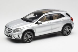 Mercedes GLA X156 Polar Silber Metallic Norev 1:18 B66960267 Druckguss