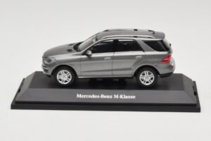 Mercedes M-Class W166 Palladium Silver Metallic Minichamps 1:43 B66960061 Druckguss
