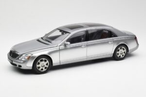 Maybach 62 LWB Himalaya Silber Dealer Edition AUTOart 1:18 B66962178 Druckguss
