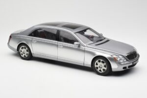 Maybach 62 LWB Himalaya Silber Dealer Edition AUTOart 1:18 B66962178 Druckguss — Bild 6 von 8