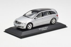 Mercedes R-Class W251 Iridium Silver Minichamps 1:43 B66962214 Druckguss — Bild 2 von 4